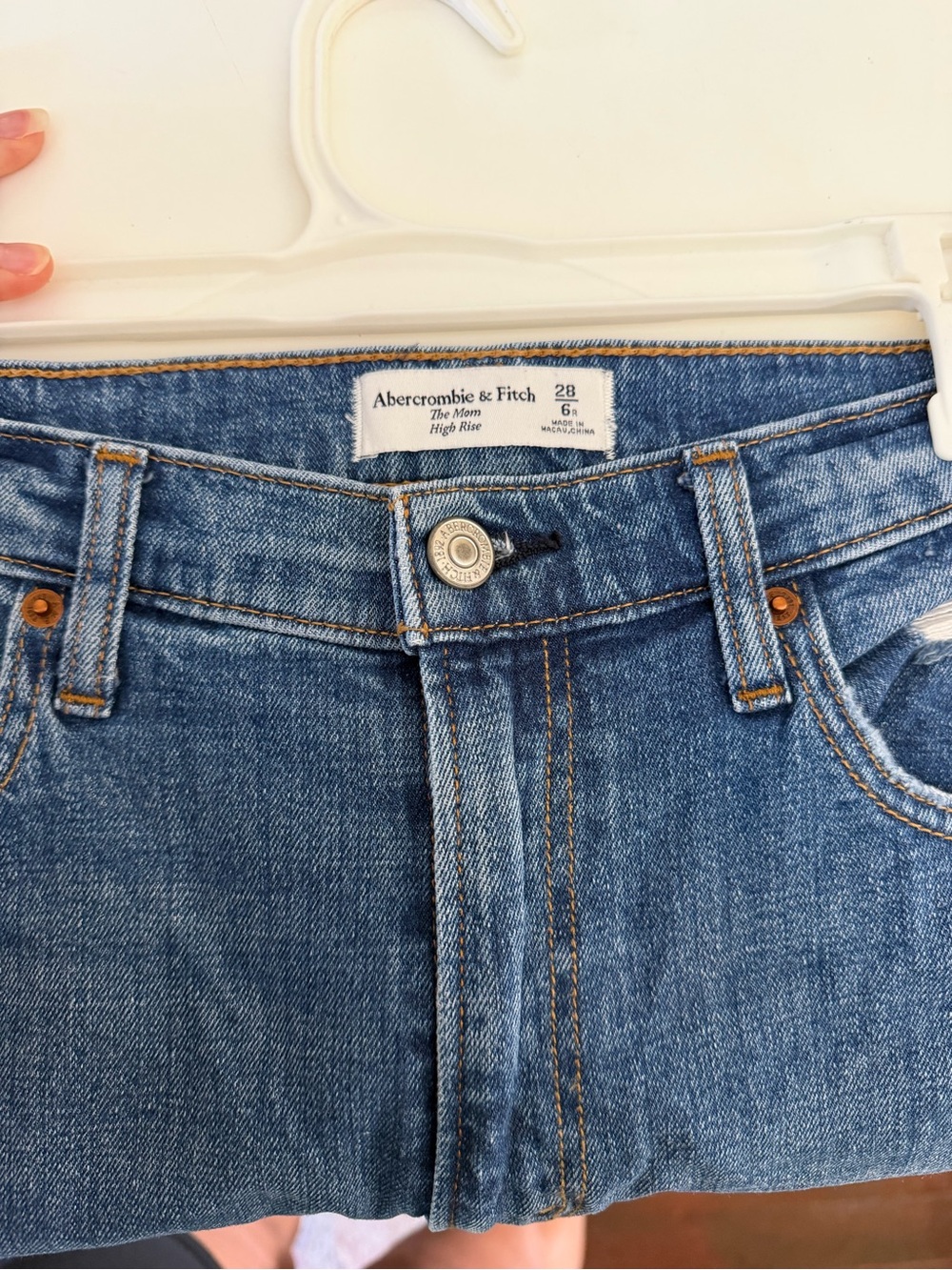 Abercrombie & Fitch Women’s the mom High-Rise Blue Denim Jeans